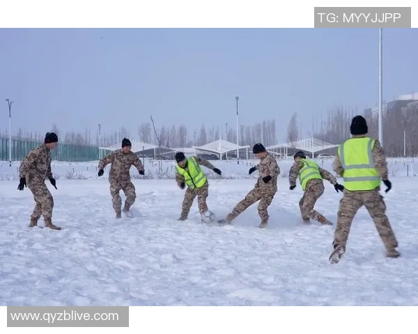 足球星身披军装展现铁血豪情彰显球场之外的硬朗风采
