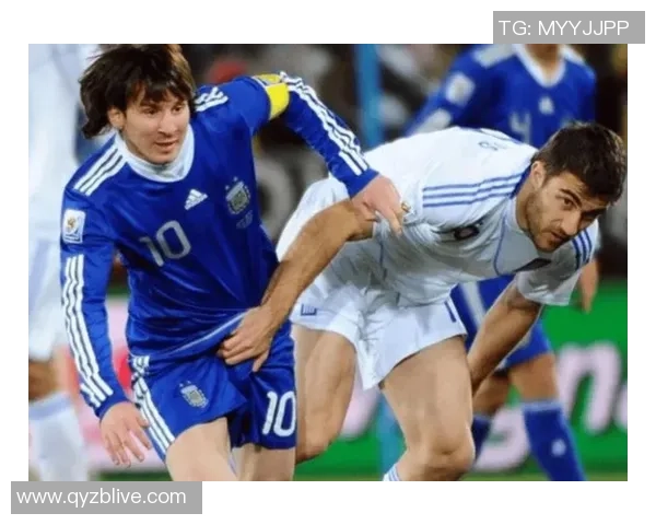 球星假装踢足球：当超级球员成为足球场上的搞笑演员